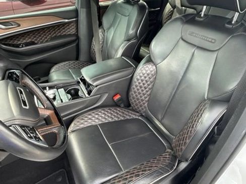 Used 2022 Jeep Grand Cherokee Summit w/ Luxury Tech Group V AWD/4WD image 15