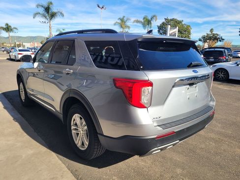 Used 2023 Ford Explorer XLT w/ Equipment Group 202A image 5