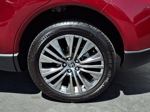 Certified 2022 Toyota Venza Limited w/ Advanced Technology Package AWD/4WD image 4