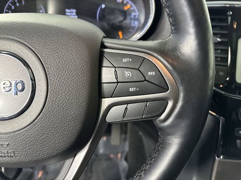 Used 2022 Jeep Grand Cherokee Limited image 13