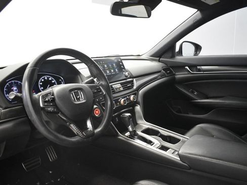 Used 2018 Honda Accord Sport image 17