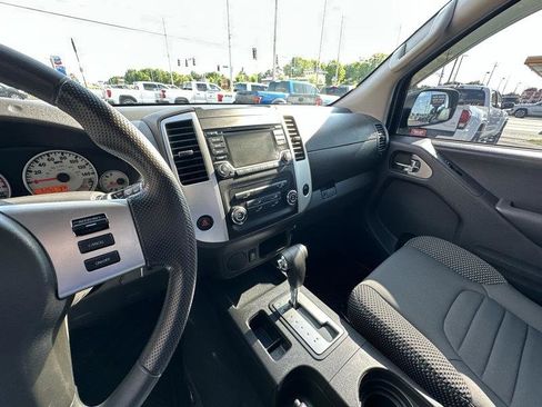 Used 2018 Nissan Frontier Desert Runner RWD image 21