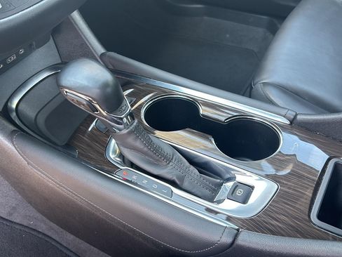 Used 2024 Chevrolet Malibu LT FWD image 19