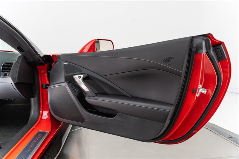 Used 2018 Chevrolet Corvette Z06 RWD image 57