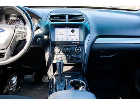 Used 2017 Ford Explorer XLT w/ Equipment Group 201A image 14