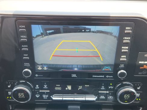 Used 2022 Toyota Highlander Limited FWD image 22
