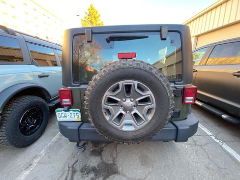 Used 2015 Jeep Wrangler Rubicon w/ Power Convenience Group image 6