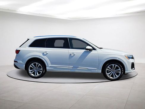 Used 2025 Audi Q7 3.0T Premium Plus AWD/4WD image 8