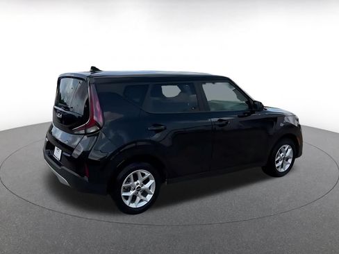 Used 2025 Kia Soul LX w/ LX Technology Package FWD image 14