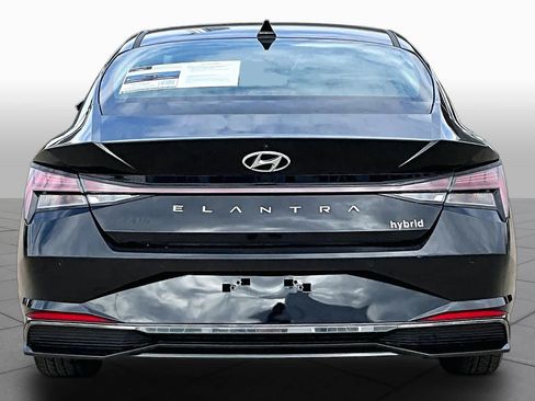 Used 2021 Hyundai Elantra Limited w/ Cargo Package FWD image 4
