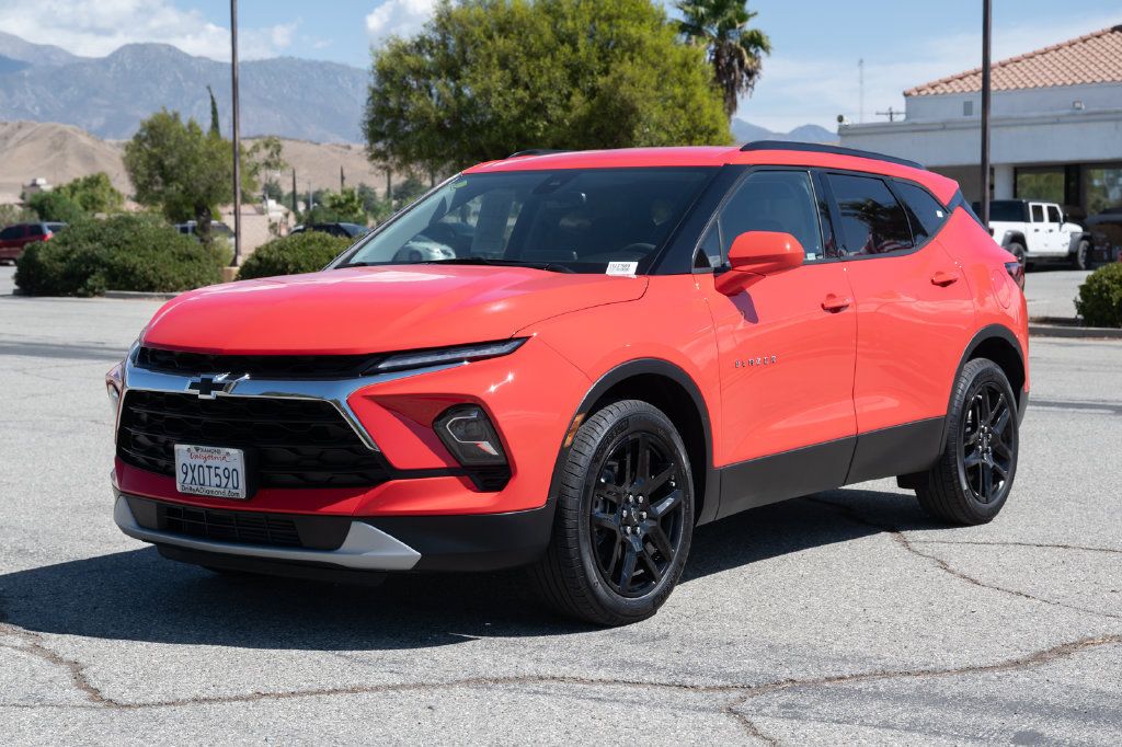 Used 2026 Chevrolet Blazer LT w/ Convenience Package FWD image 9