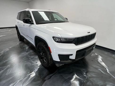 Used 2024 Jeep Grand Cherokee L Laredo image 19