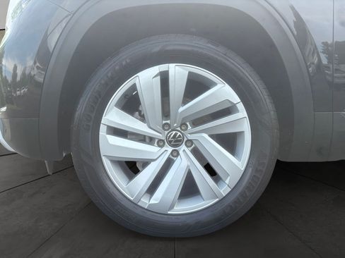 Used 2022 Volkswagen Atlas Cross Sport SE AWD/4WD image 14