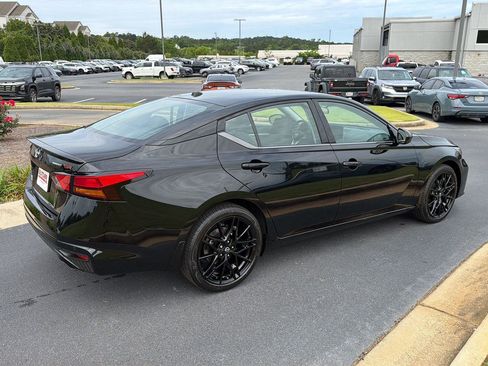 New 2026 Nissan Altima 2.5 SR w/ SR Midnight Edition Package FWD image 6