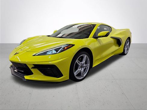 Used 2021 Chevrolet Corvette Stingray Premium Cpe w/ Z51 Performance Package RWD image 2