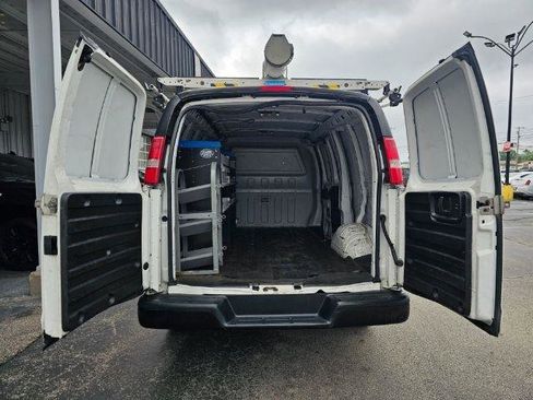 Used 2018 Chevrolet Express 2500 w/ Driver Convenience Package RWD image 26