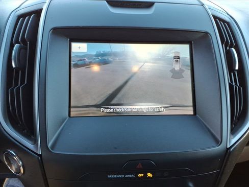 Used 2020 Ford Edge SE image 21