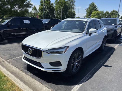 Used 2018 Volvo XC60 T6 Momentum w/ Vision Package AWD/4WD image 7