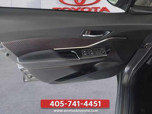 Used 2019 Toyota C-HR Limited FWD image 13