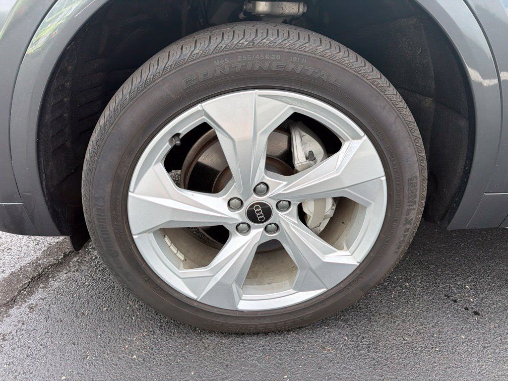 Used 2023 Audi Q5 2.0T Premium Plus w/ Premium Plus Package AWD/4WD image 10