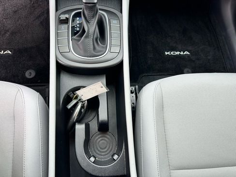 Used 2024 Hyundai Kona SE image 23