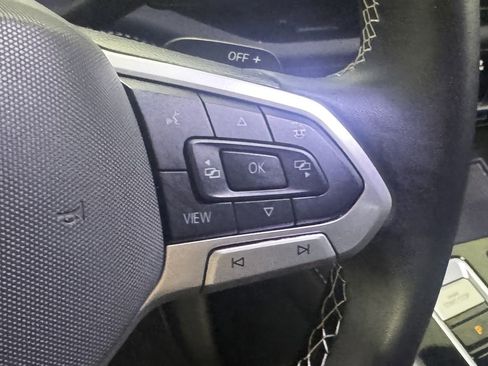 Used 2025 Volkswagen Atlas Cross Sport SE AWD/4WD image 6