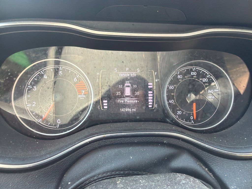 Used 2021 Jeep Cherokee Latitude FWD image 23
