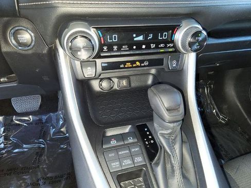 Used 2025 Toyota RAV4 XLE image 21