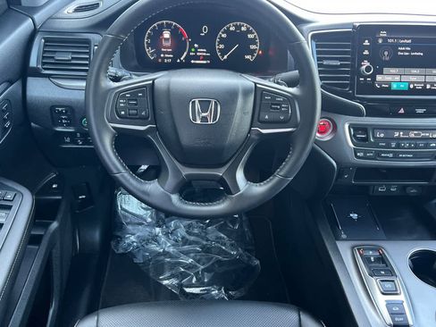 Used 2025 Honda Ridgeline RTL image 16