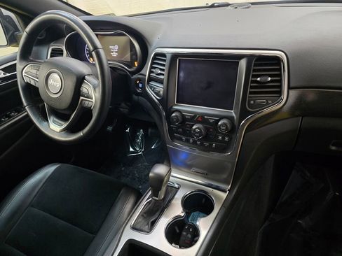 Used 2018 Jeep Grand Cherokee Altitude AWD/4WD image 10