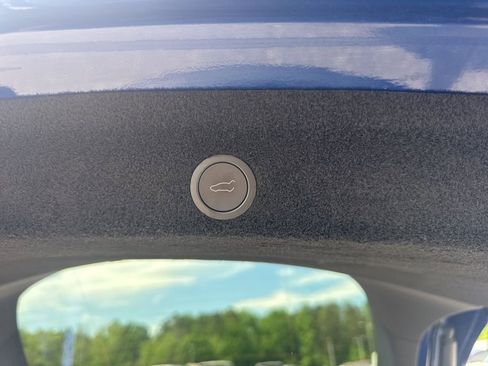 Used 2026 Tesla Model Y Long Range image 32