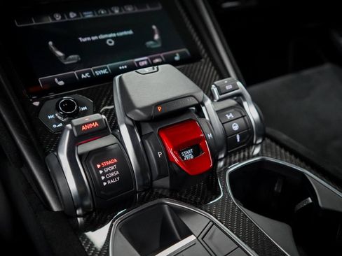 Used 2023 Lamborghini Urus Performante AWD/4WD image 27