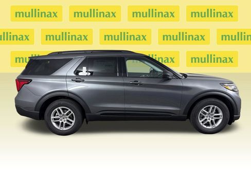 New 2026 Ford Explorer Active RWD image 2