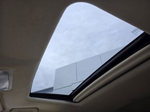 Used 2019 Toyota Highlander XLE image 27