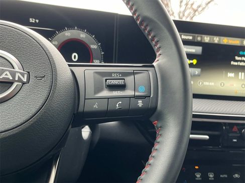 Certified 2025 Nissan Kicks SR image 34