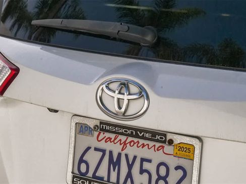 Used 2013 Toyota RAV4 Limited image 11