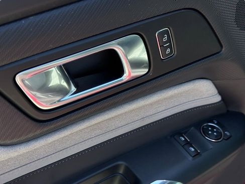 Used 2025 Ford Mustang Coupe RWD image 18