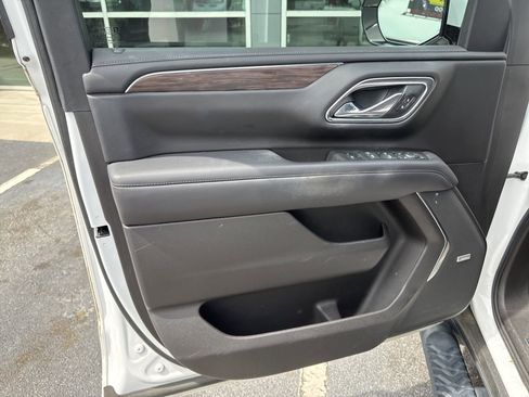 Used 2021 Chevrolet Tahoe Z71 w/ Luxury Package AWD/4WD image 13