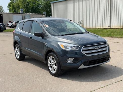 Used 2019 Ford Escape SE image 1