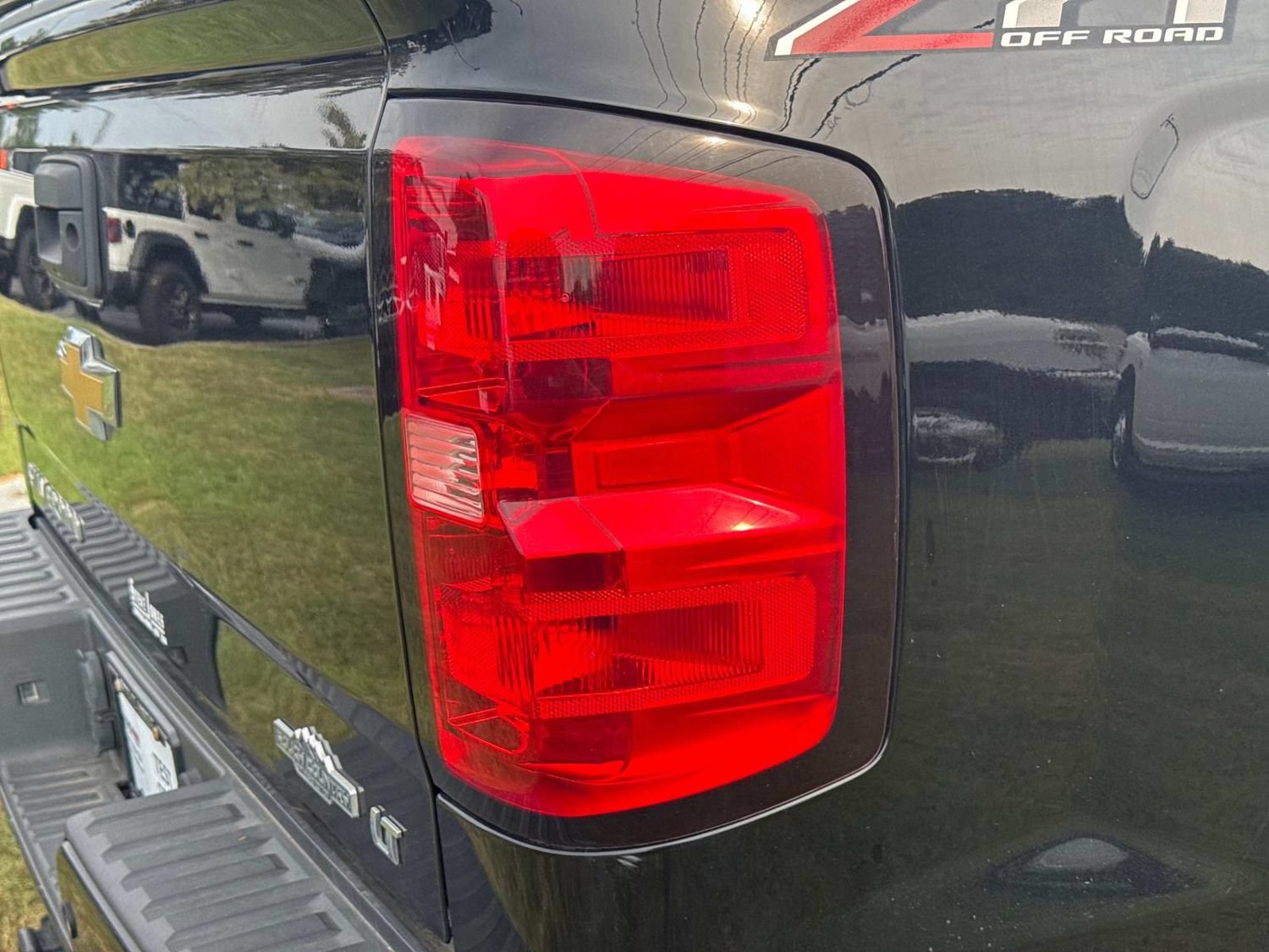 Used 2018 Chevrolet Silverado 1500 LT w/ All Star Edition AWD/4WD image 15