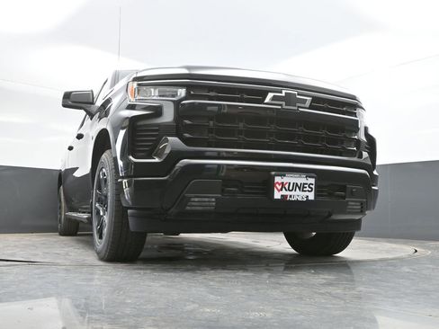 Used 2022 Chevrolet Silverado 1500 RST AWD/4WD image 32