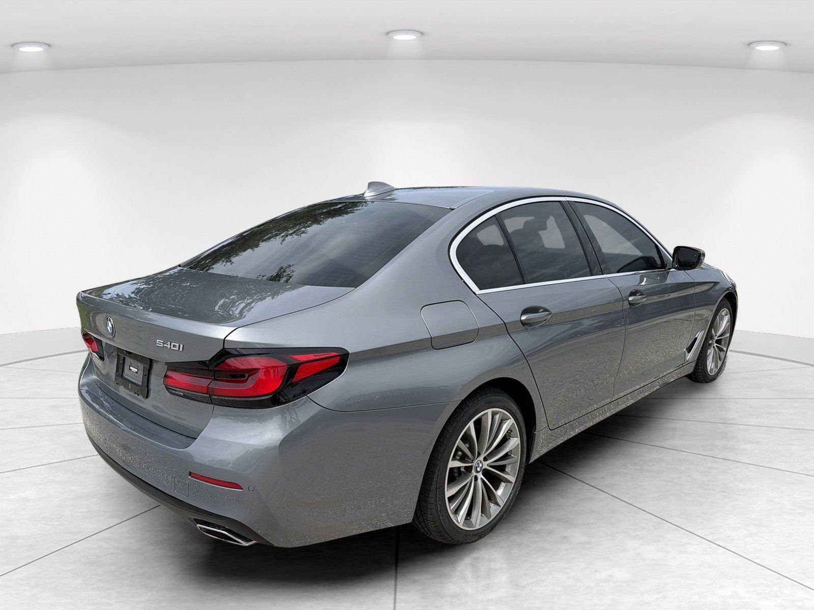 Used 2023 BMW 540i w/ Convenience Package RWD image 4