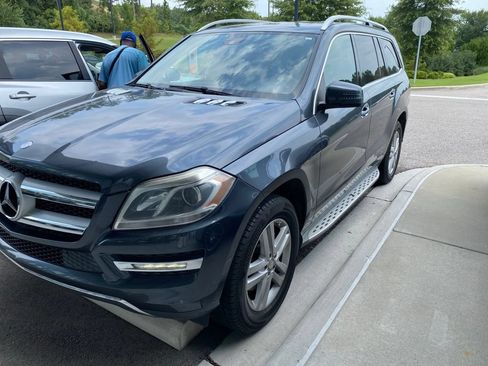 Used 2014 Mercedes-Benz GL 450 4MATIC image 2