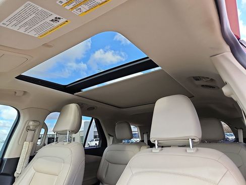 Used 2021 Ford Explorer XLT w/ Equipment Group 202A image 13