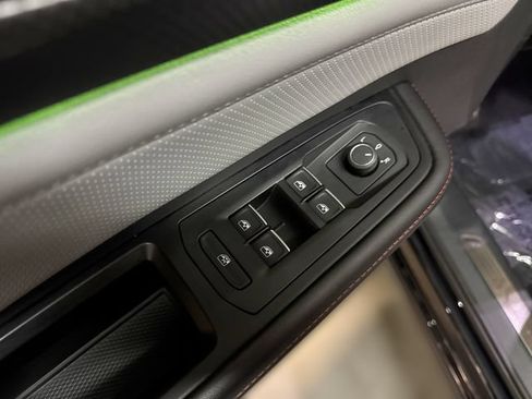 Certified 2025 Volkswagen Atlas Peak Edition SE AWD/4WD image 16