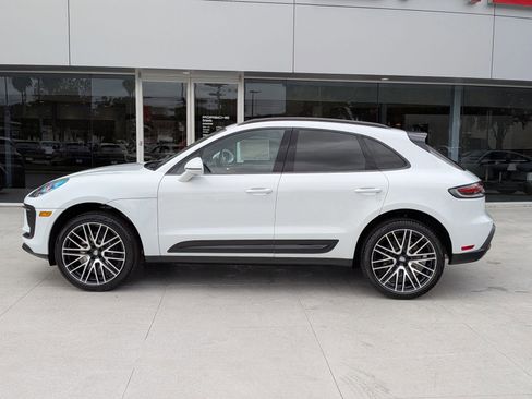 New 2026 Porsche Macan image 2