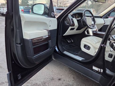 Used 2016 Land Rover Range Rover Supercharged AWD/4WD image 25