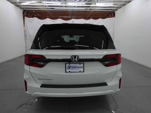 Used 2026 Honda Odyssey EX-L image 6
