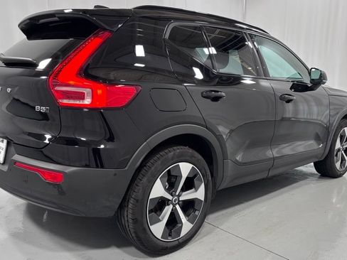 Certified 2026 Volvo XC40 B5 Plus AWD/4WD image 6