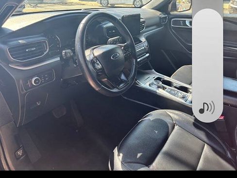Used 2020 Ford Explorer XLT w/ Equipment Group 202A AWD/4WD image 6